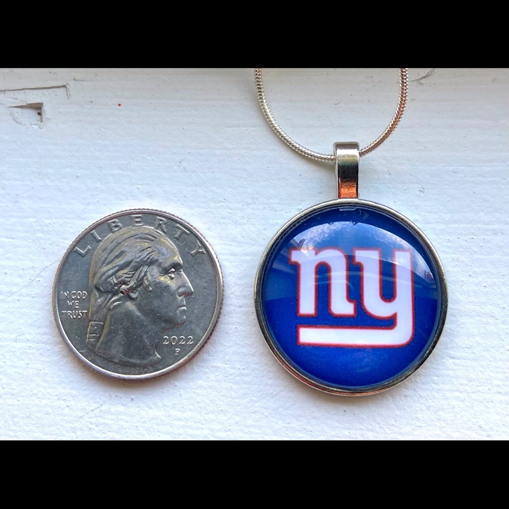 NY Giants charm